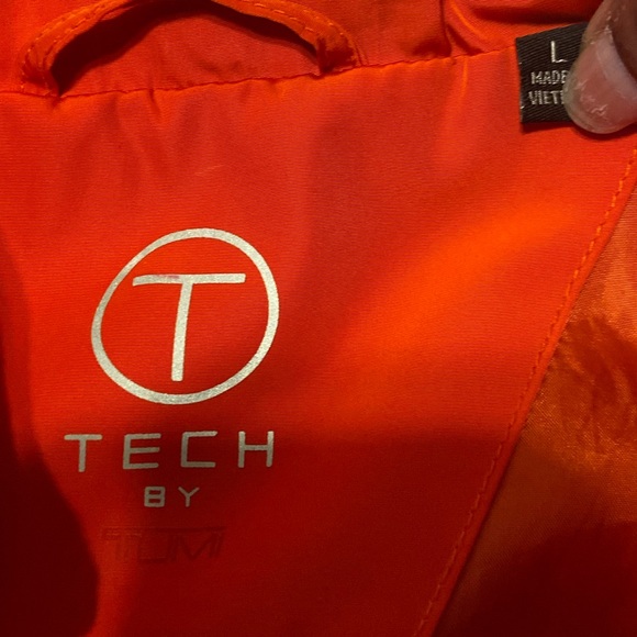 Tech by TUMI” Hooded Rain Jacket - Picture 4 of 4